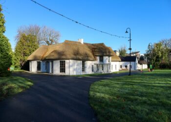 Malahide Castle & Gardens – Malahide Castle & Casino Railway Combo