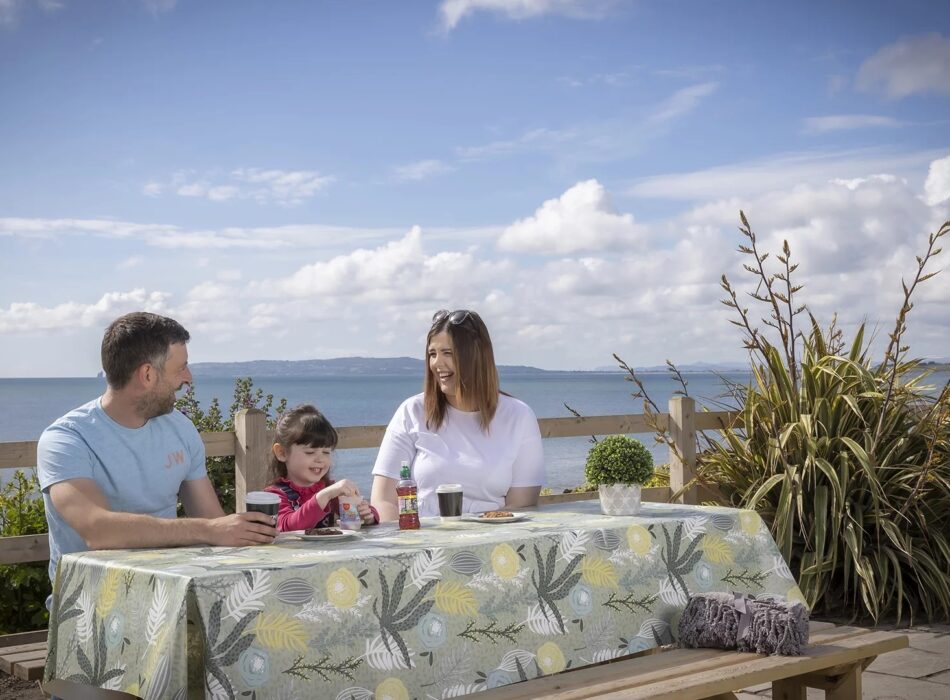 Shoreline Hotel – Local Community Day on Terrace
